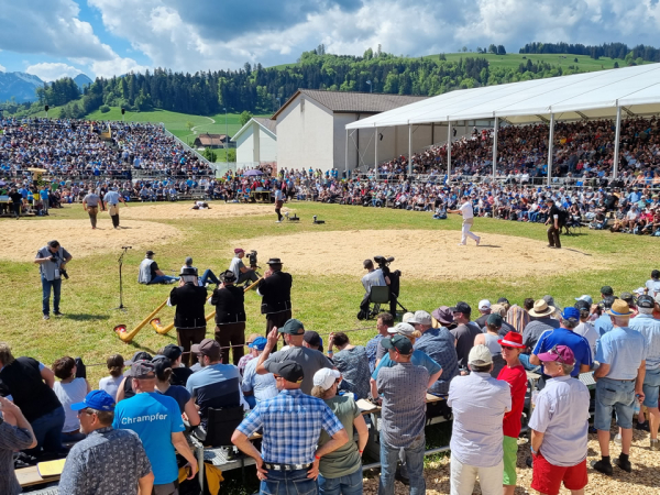 Mittelländisches Schwingfest